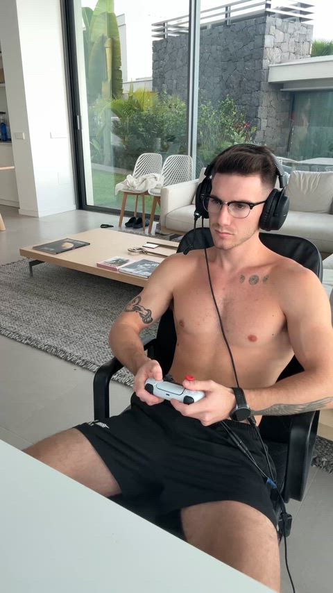 Your girlfriend gets in a mood when you game all day, I do this