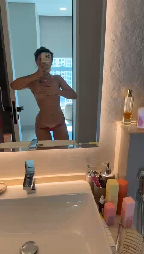 Can i be ur 19yo college fuckdoll