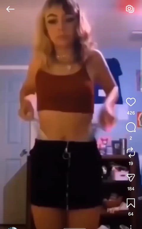 who is this hottie???