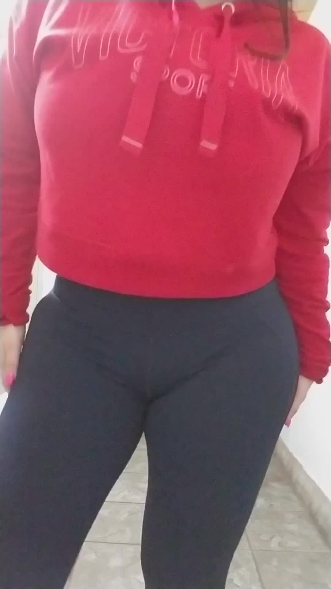 Huge tits reveal