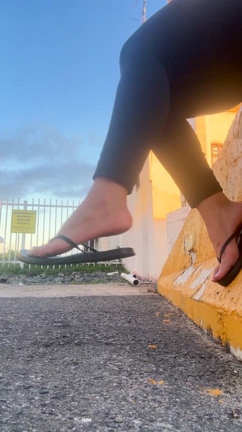Would you be tempted by my feet if you saw them next to you?