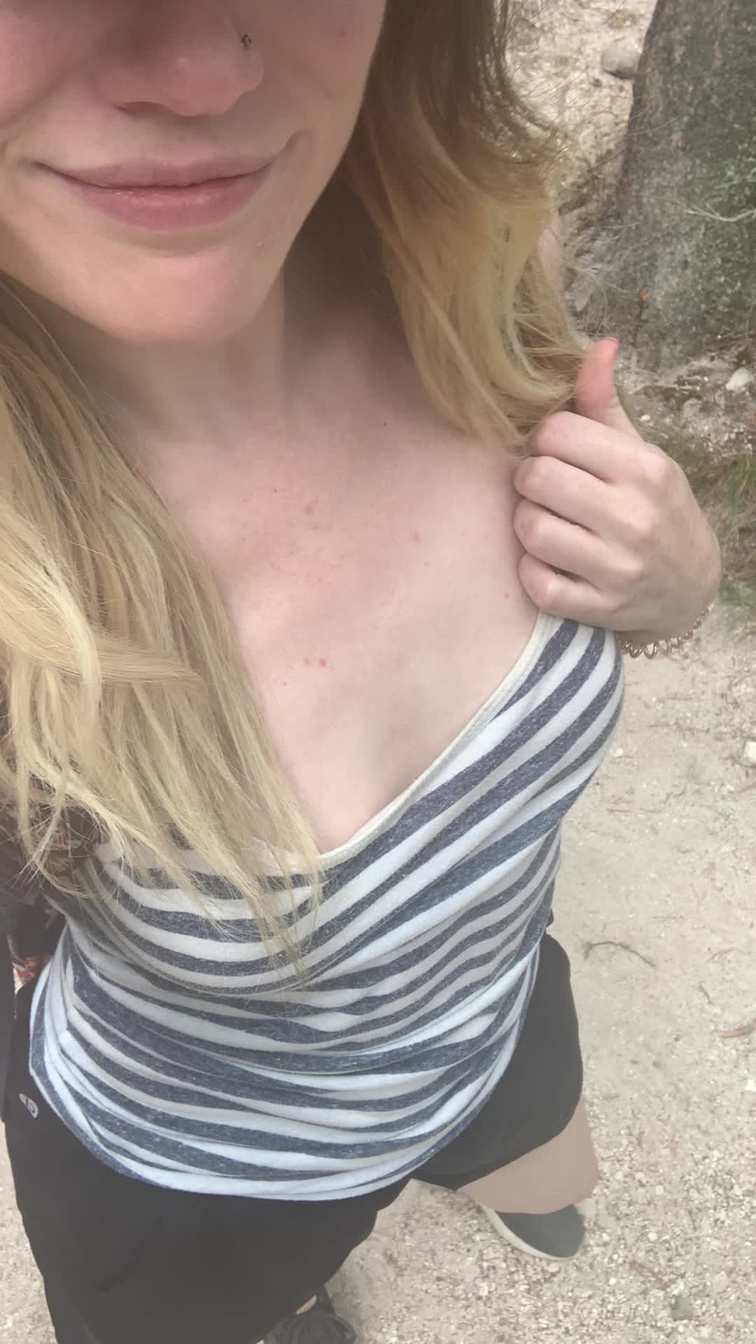 Who wants to come on a hike with me? 😘