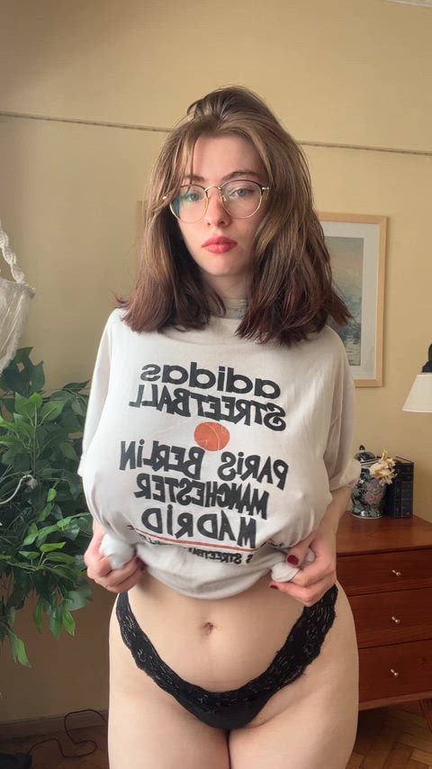 Waiting for a guy to caught on I'm being topless and suck these milkers