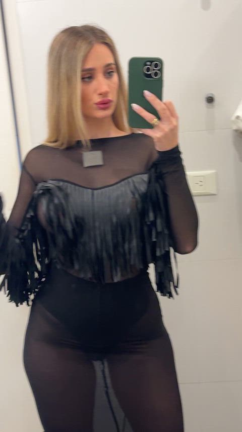 Oops… did I just make this mirror hotter? 🔥