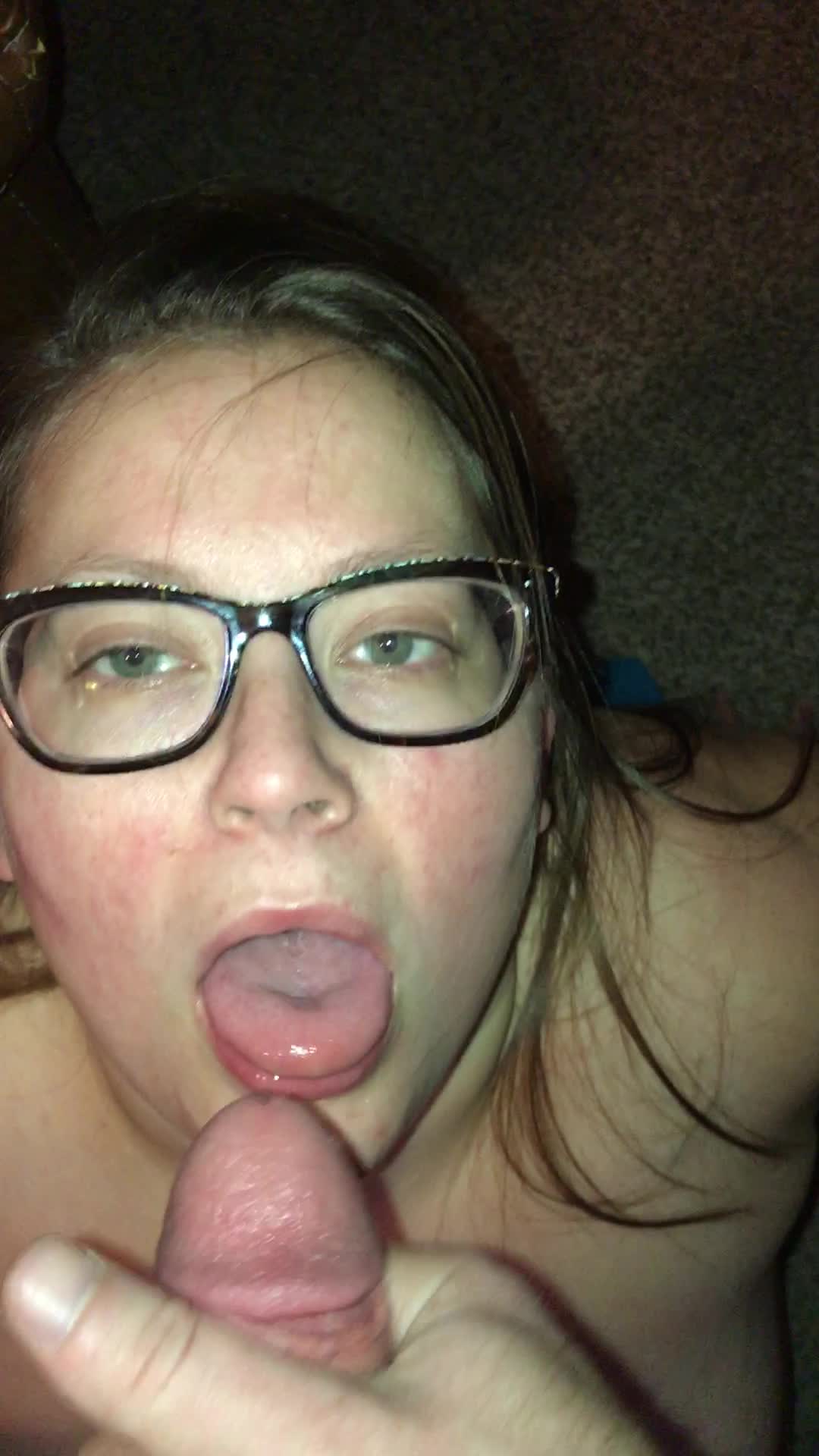 GF taking a load on her face