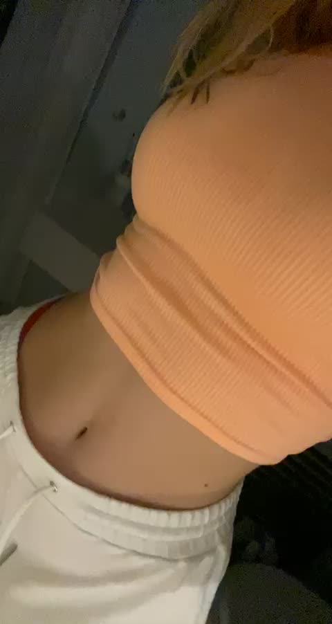 Would you let a curvy 2001 girl sit on your face?
