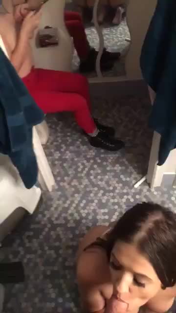 Bathroom Blowjob Teens / r/gifsthatendtoosoon