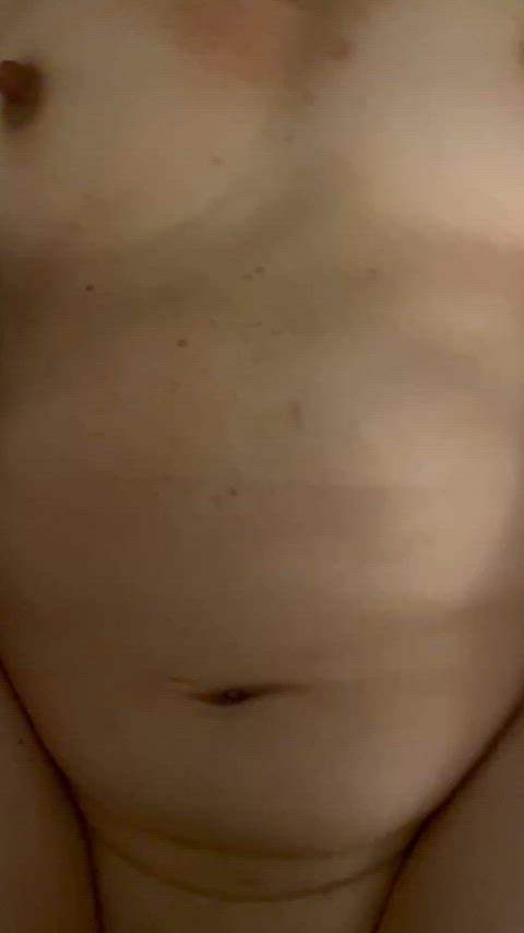 There is almost three decades age difference between me and this NJ hotwife…but that didn’t stop us fucking when her husband was at work.