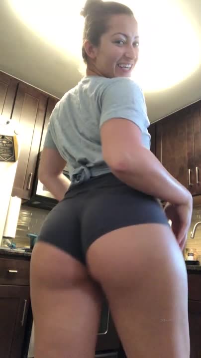 Ass looks fat😍