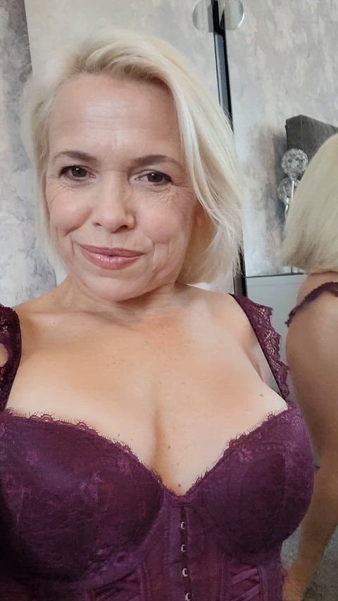 Would you fuck a granny like me