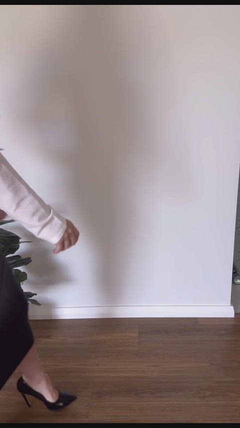 Amateur MILF Pregnant Porn GIF by thefunmilf