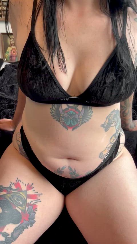 Spell it out with me...B,I,T,E...yeah now you're getting it!