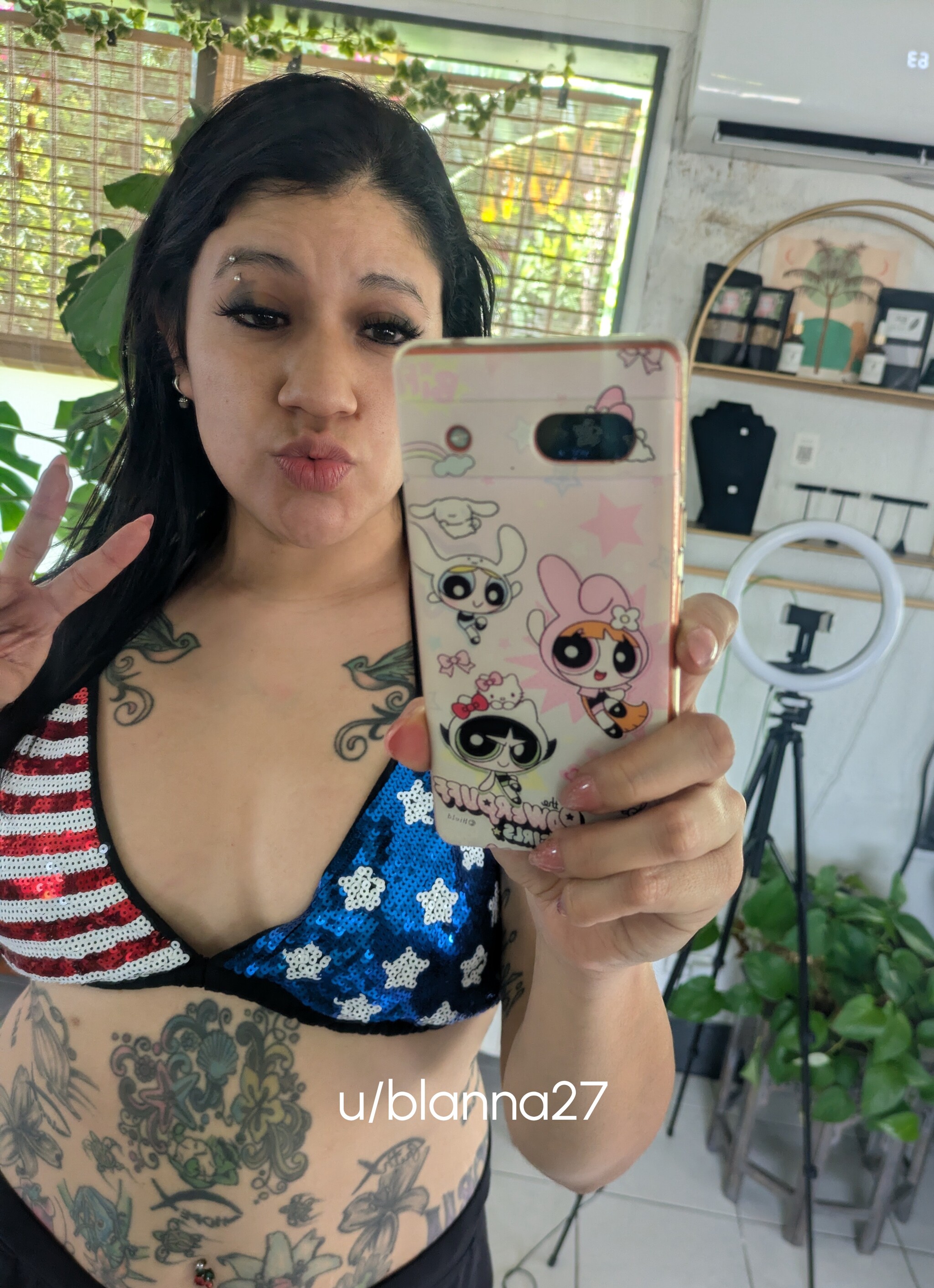 Curvy amateur babe cute
