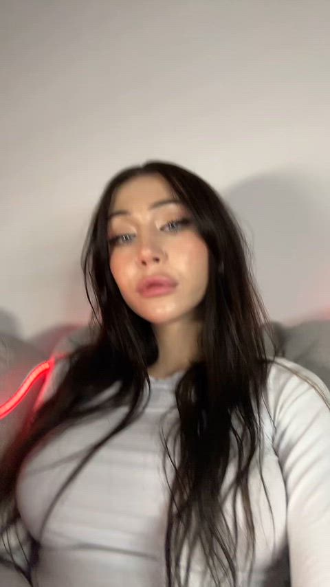 Spit in my mouth while you fuck me 👅