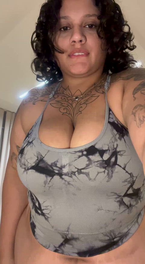 sending my best nudes to every guy that leaves a comment, try me ;)