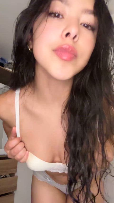 just a small korean with a jiggly booty