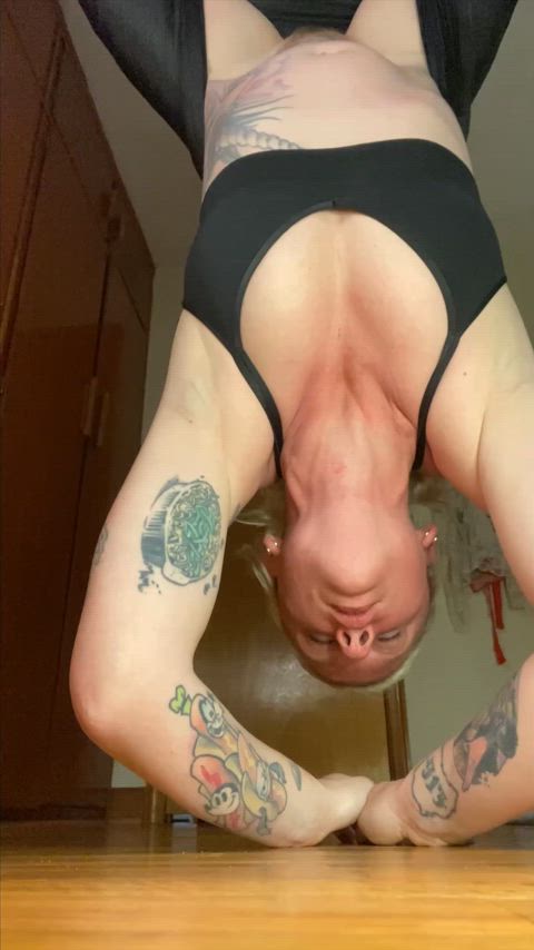 Hanging upside down is such a good stress reliever u/SindriSquirts