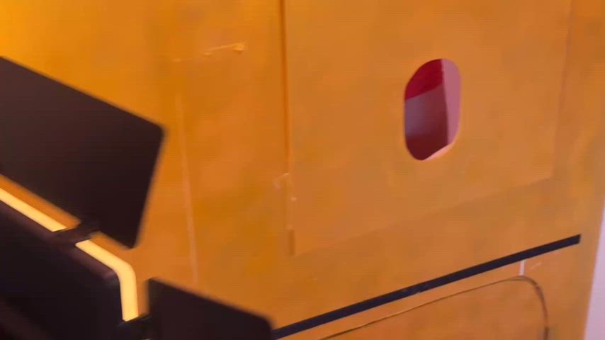 😳 Bisexual Guy at the Gloryhole – the Loudest Orgasm Ever 🔥 His thick cock slides through the wall – and he’s already moaning loud while getting blown. But then it happens: A wild, intense, and crazy-hot orgasm like nothing you’ve ever heard 😈. thumbnail