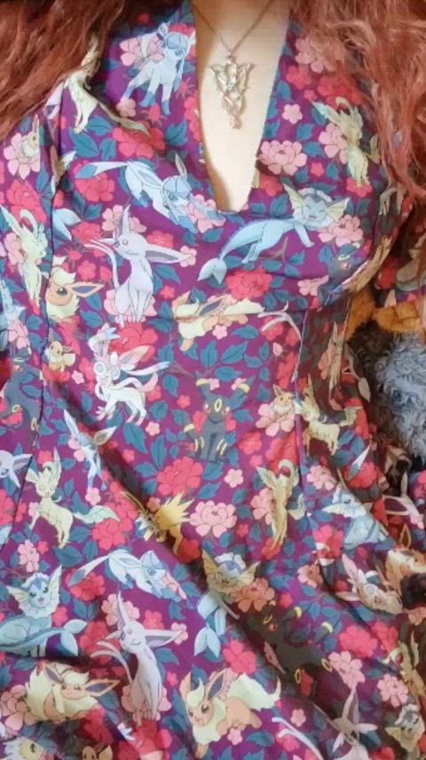 Eat my strawberry pie while I play Pokémon 💖🍓