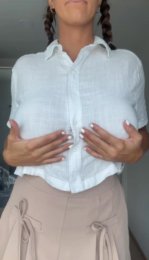 im such a slut for not wearing a bra in my business outfit