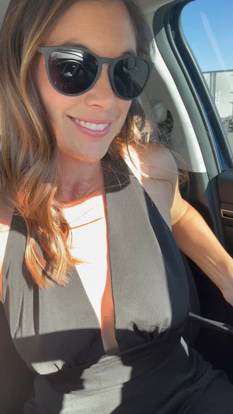 Amazing tits should be shared with everyone