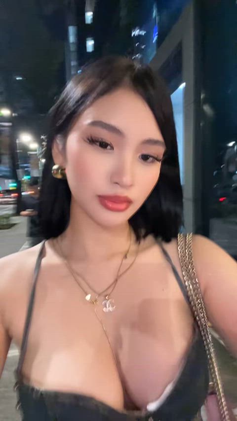 Flexing the Necklace