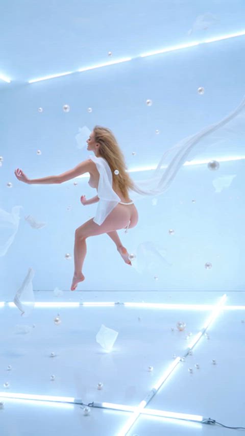 Weightless