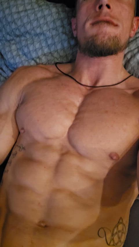 Jerking off and thinking about a hungry guy who wants to suck this dick dry🤔