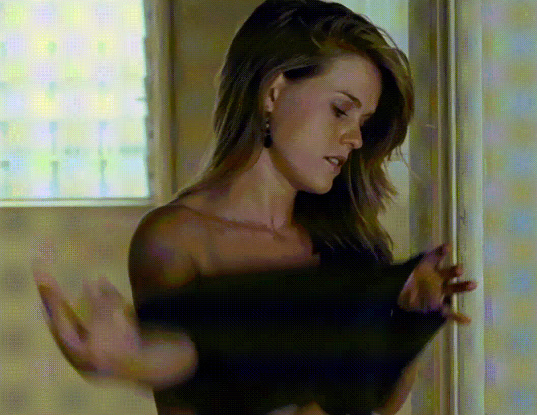 Alice Eve's Beautiful Boobs
