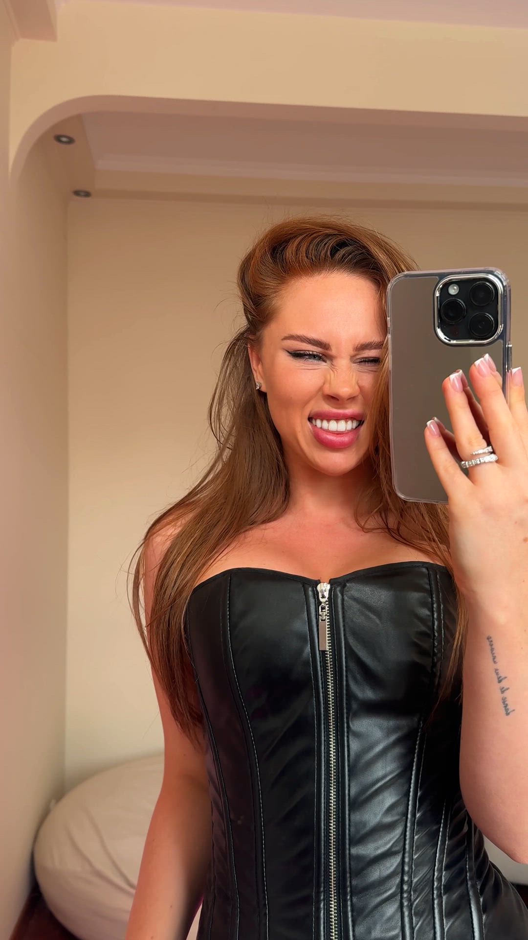 Big Tits, Fake Boobs, Fake Tits, Hotwife, Housewife, Leather