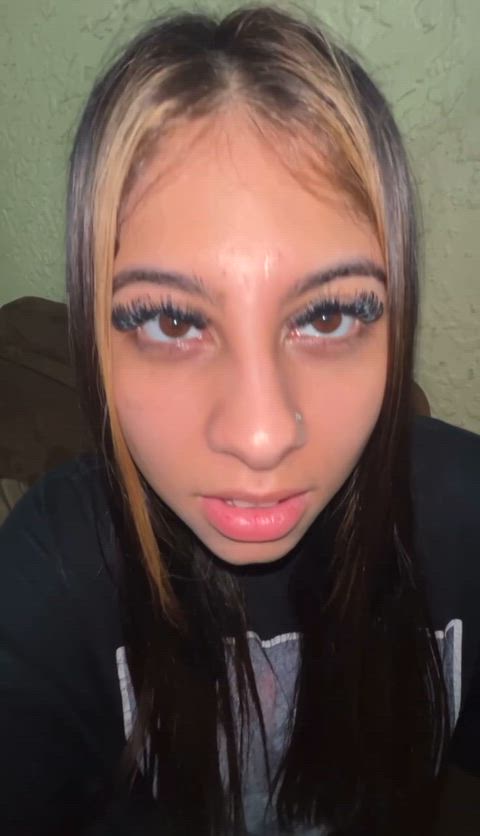 I'm sticking my tongue out so I don't get bored☺️