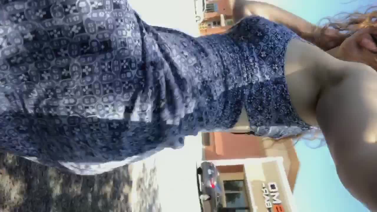 In a public crowded parking lot! 🤤