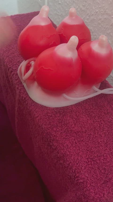 Gave my new [Délices Défendus: Lilith] a new injection 💉 Hopefully she doesnt get pregnant 😨