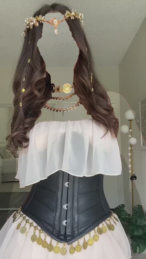 She's going to renfaire where men will undress her with their eyes... but your beta chip only lets you see her dress, loser (Sophie Silva)