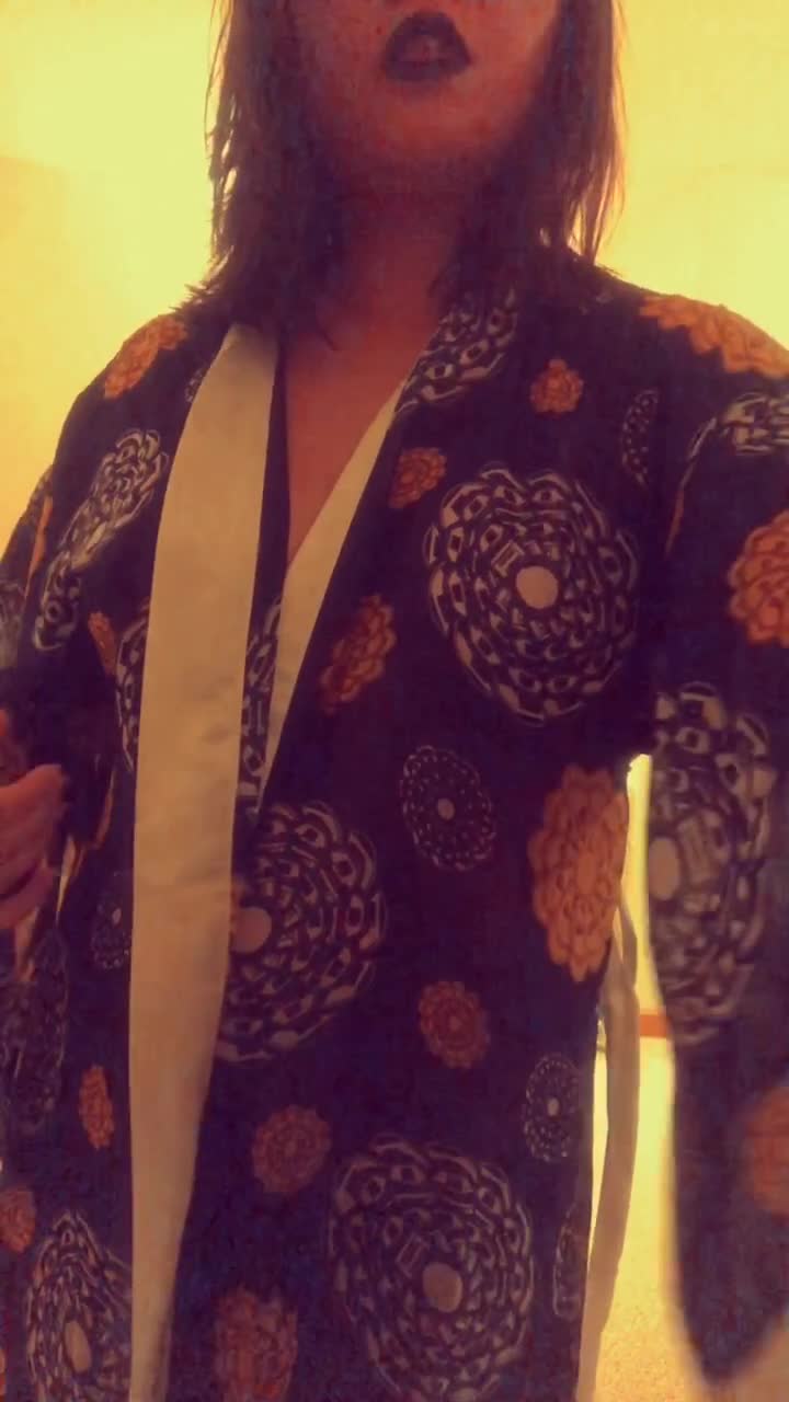 Trying out the tripod my husband gave me when I told him I was having issues taking sexy selfies. What do y’all think?
