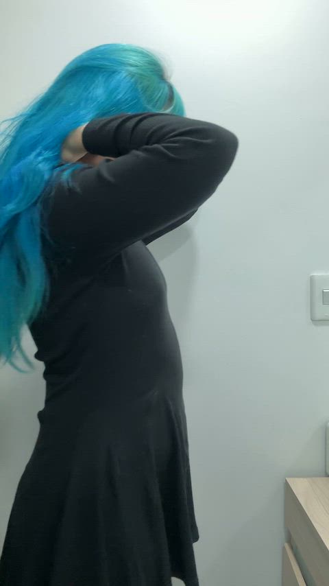 Do older men prefer natural girls?