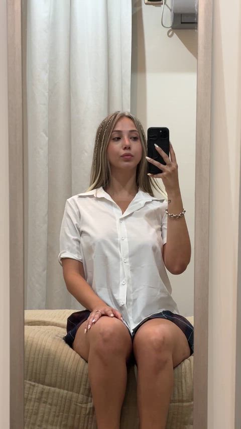 I'm feeling super naughty and wet, wanna play with me