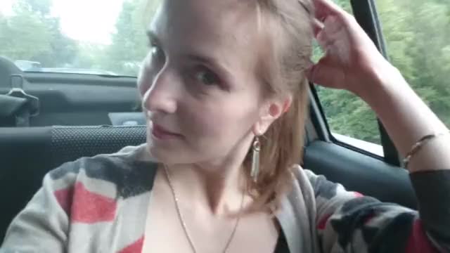 Amateur girl shows her assets