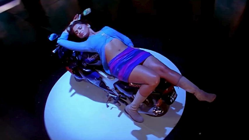 Anushka shetty navel played by Balayya