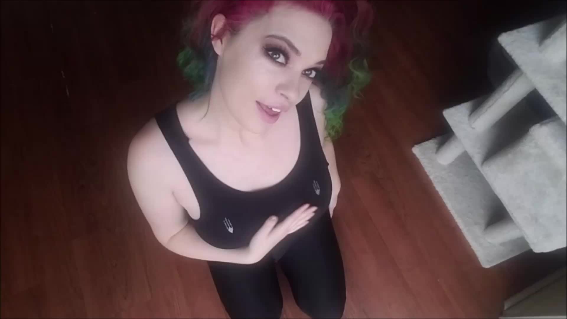 Dropbox with videos and pics out the booty hole and a pretty bangin snap! 🥰💕