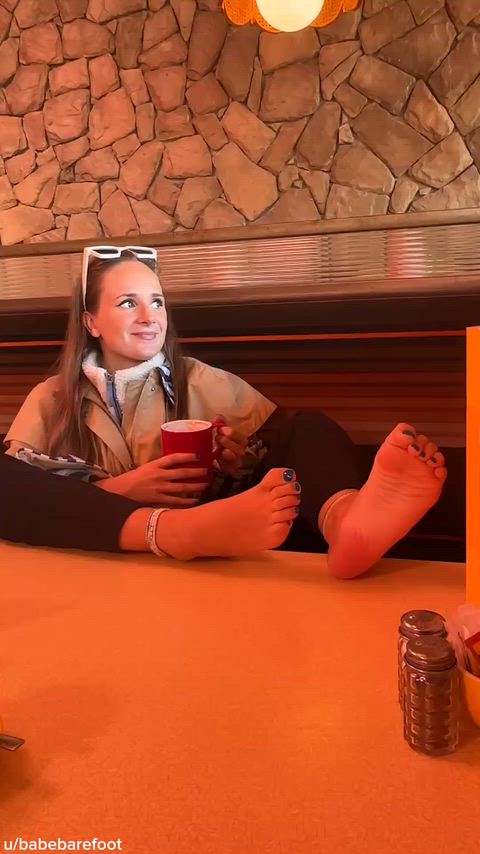 Got caught in the cafe 🍽️ thumbnail