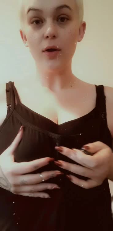 Dreamy Drooling 🖤