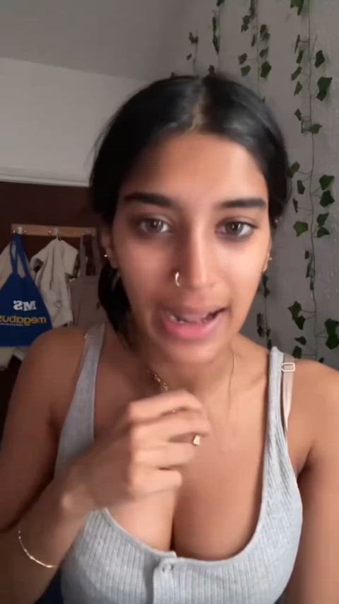 Mallu shows it all off