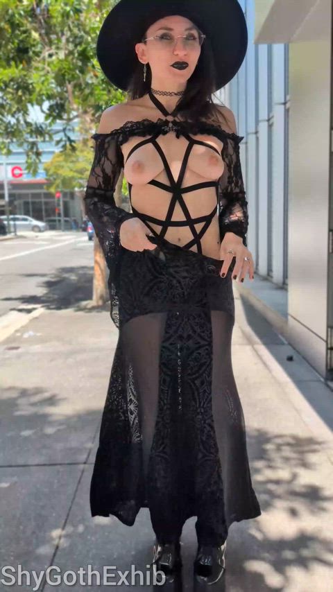 I love being naked but I love keeping it goth too, lol (f)