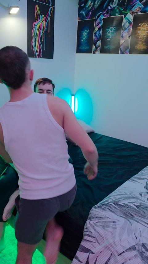 Short-hung backpack top dom's a hung bottom (me!)