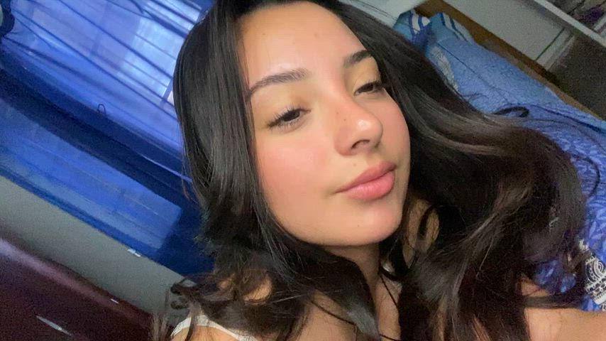 18f up for some attention 😼💕