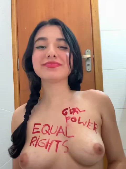 Getting ready for a date night¸ I have to look perfect.