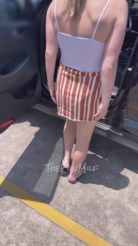 Flashing Public r/CaughtPublic Porn GIF by thefunmilf