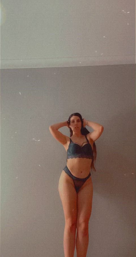 Quiero que me folles una y otra vez