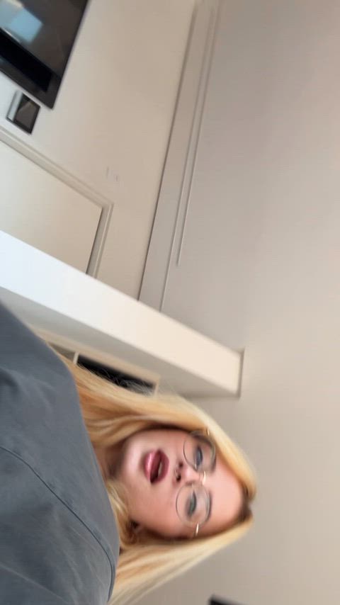 I wanna feel your load on my body